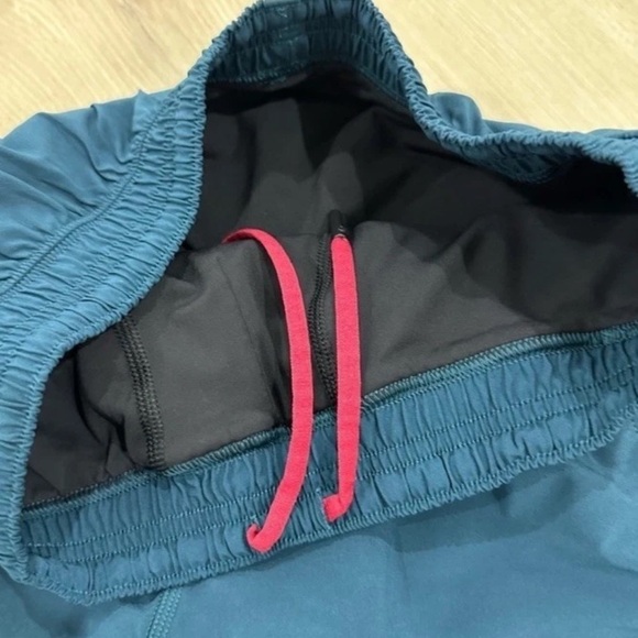 LULULEMON men’s pace breaker shorts liner shorts medium teal blue green - Picture 4 of 7